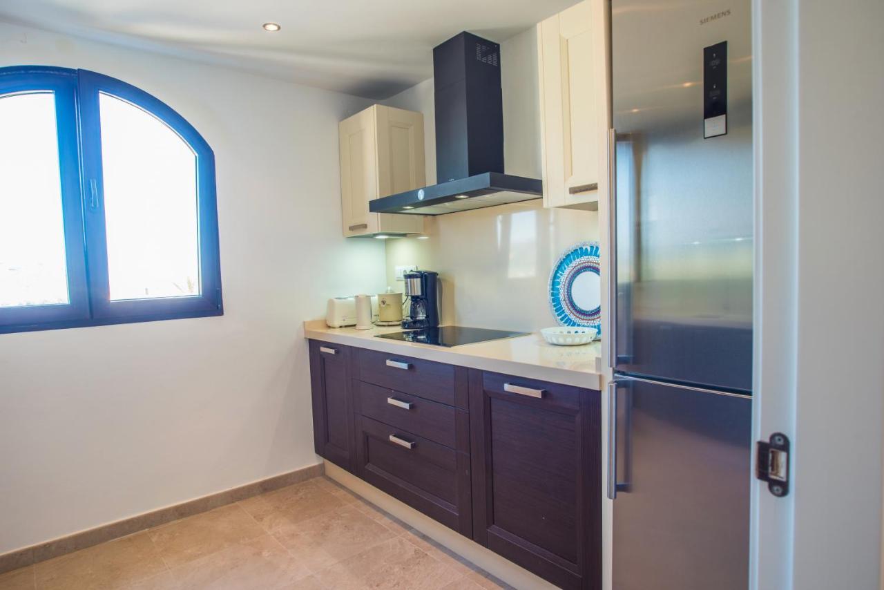 Villa Mediterránea: Spacious Luxury with Sea Views Atamaria Exterior photo