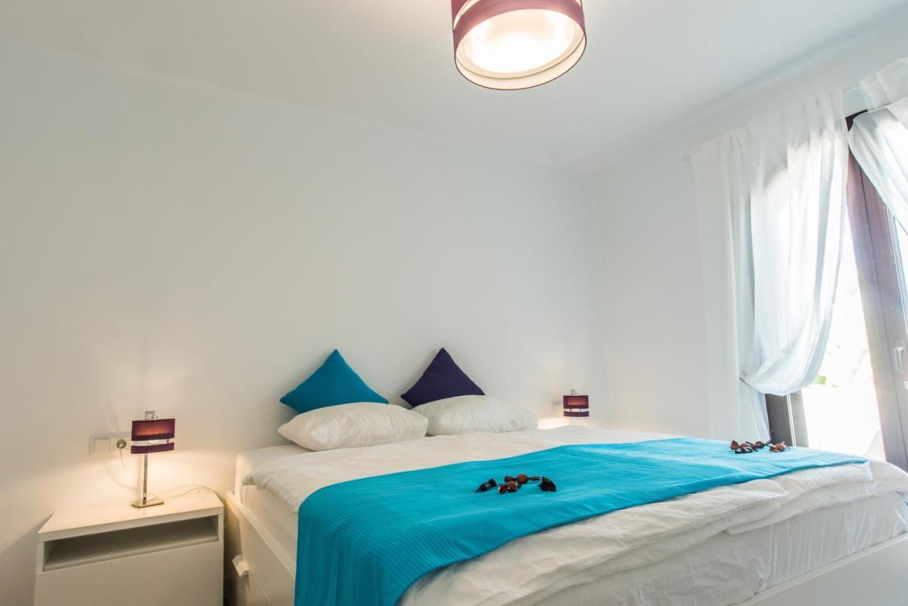Villa Mediterránea: Spacious Luxury with Sea Views Atamaria Exterior photo