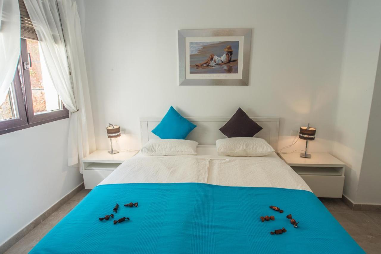 Villa Mediterránea: Spacious Luxury with Sea Views Atamaria Exterior photo