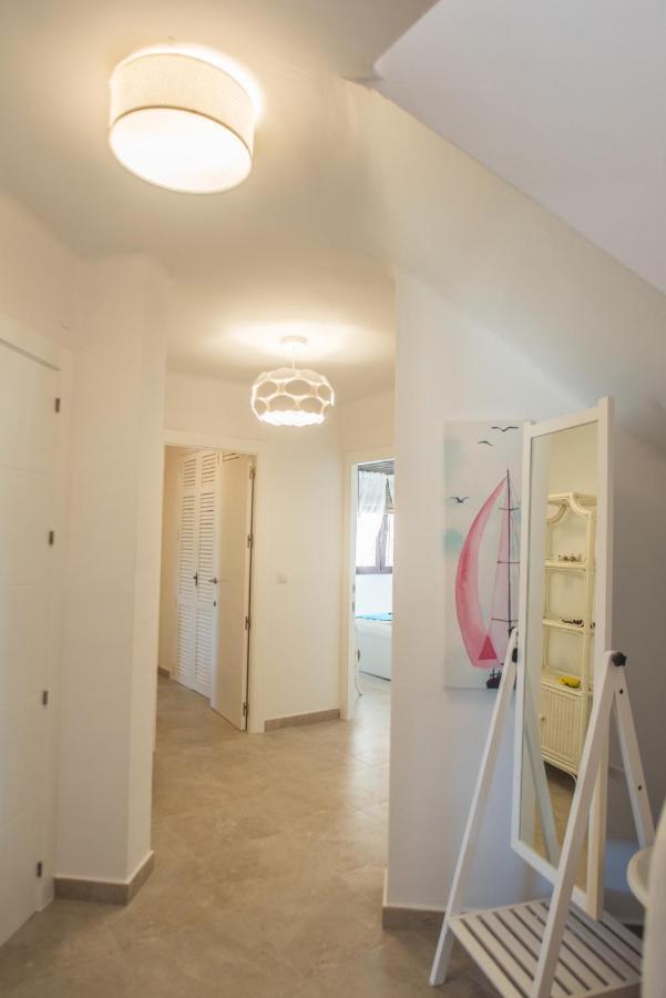 Villa Mediterránea: Spacious Luxury with Sea Views Atamaria Exterior photo