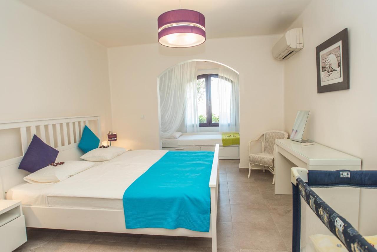 Villa Mediterránea: Spacious Luxury with Sea Views Atamaria Exterior photo