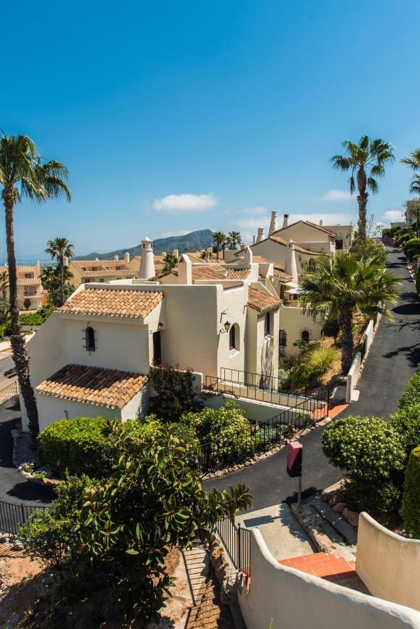 Villa Mediterránea: Spacious Luxury with Sea Views Atamaria Exterior photo