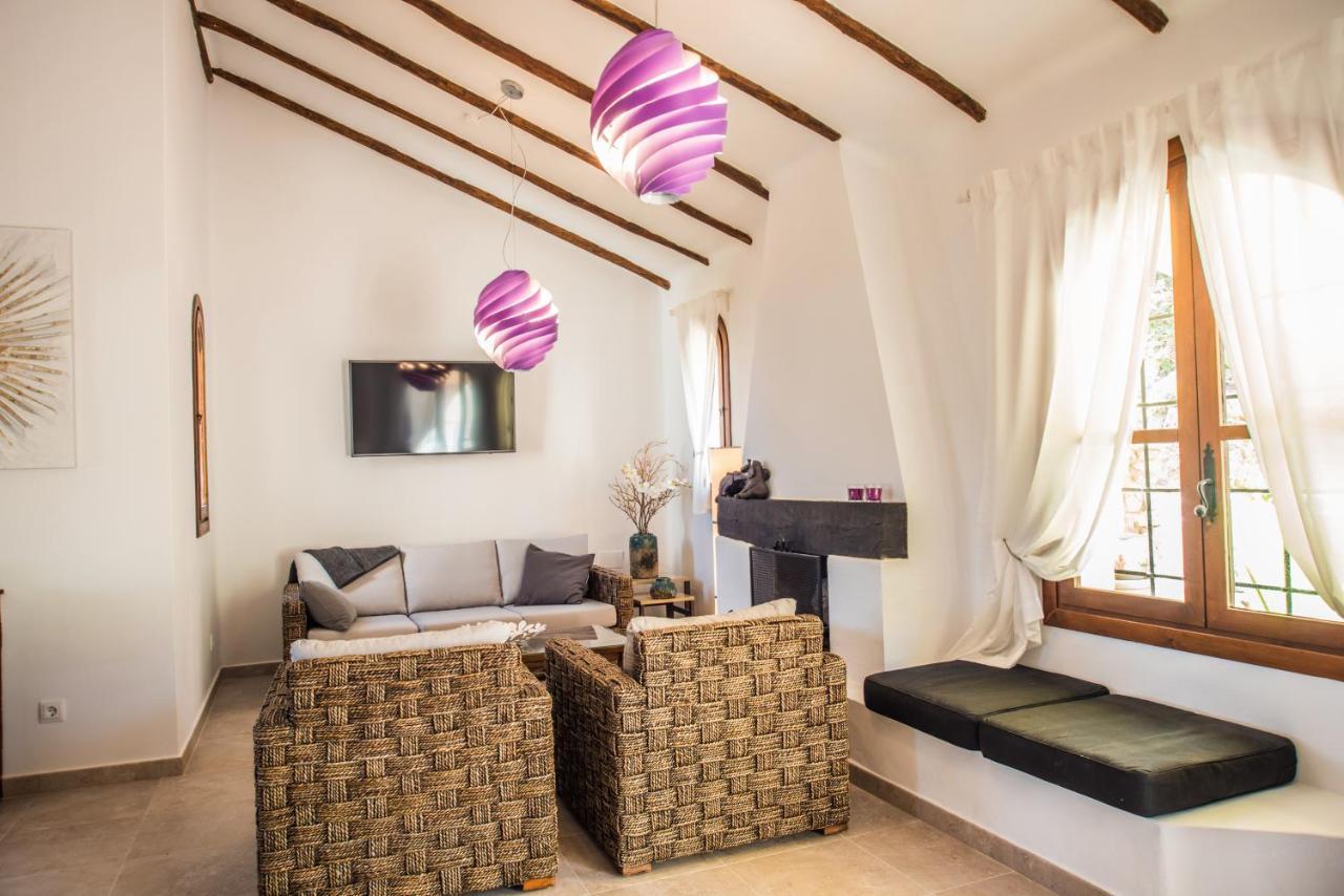 Villa Mediterránea: Spacious Luxury with Sea Views Atamaria Exterior photo