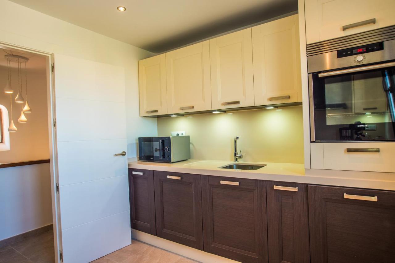 Villa Mediterránea: Spacious Luxury with Sea Views Atamaria Exterior photo